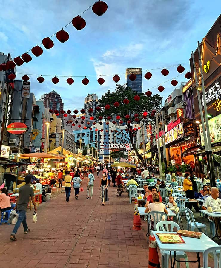 Jalan Alor Food Street in Kuala Lumpur