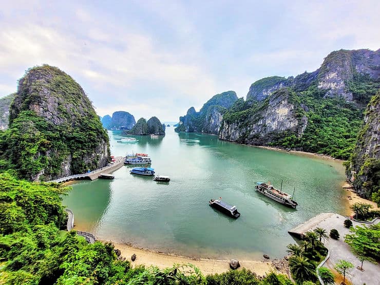 Sung Sot cave viewpoint, Halong bay