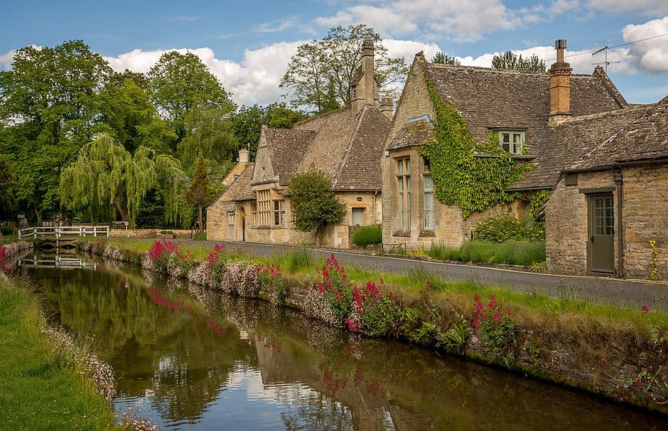 Lower Slaughter is one of the prettiest places to visit in the Cotswolds 