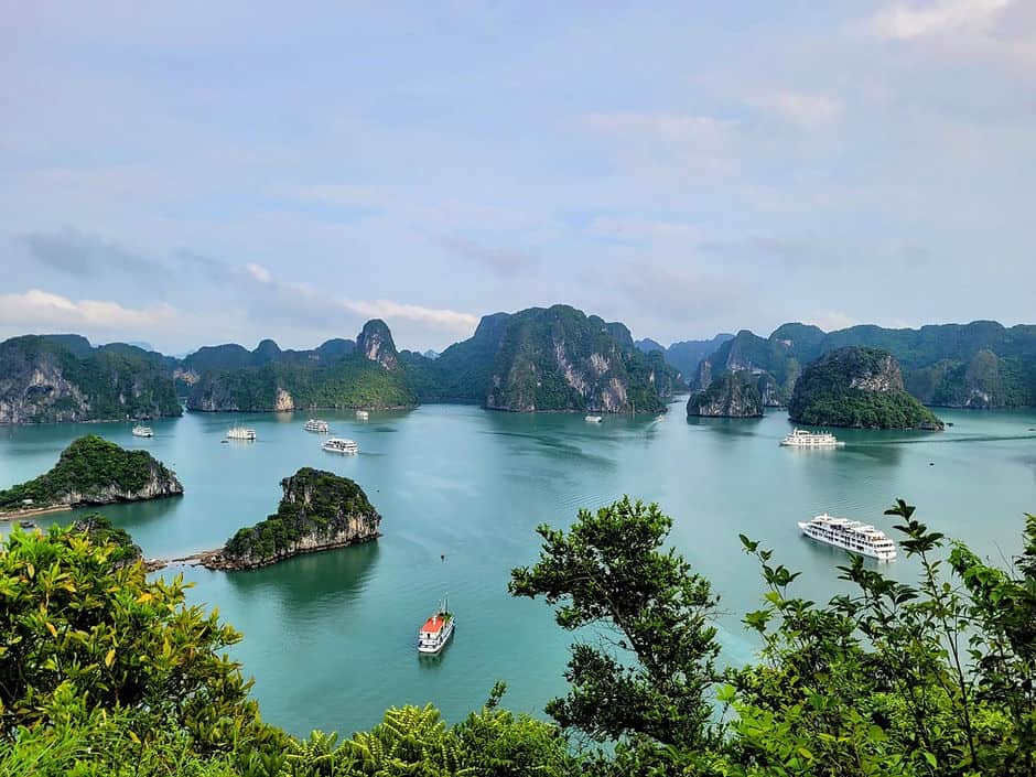 halong bay vietnam overnight cruise